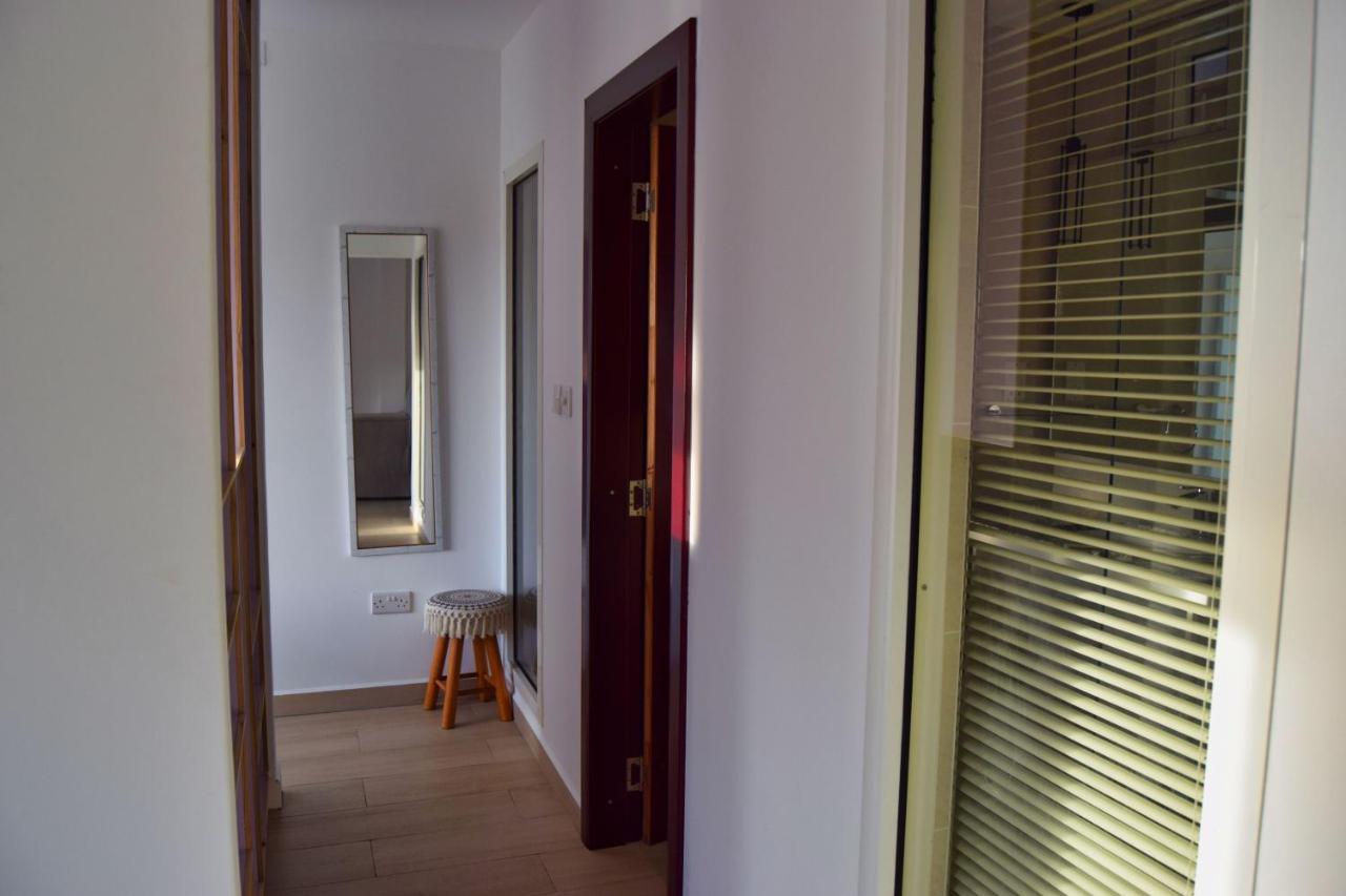 Venlia Apartment Victoria Bagian luar foto