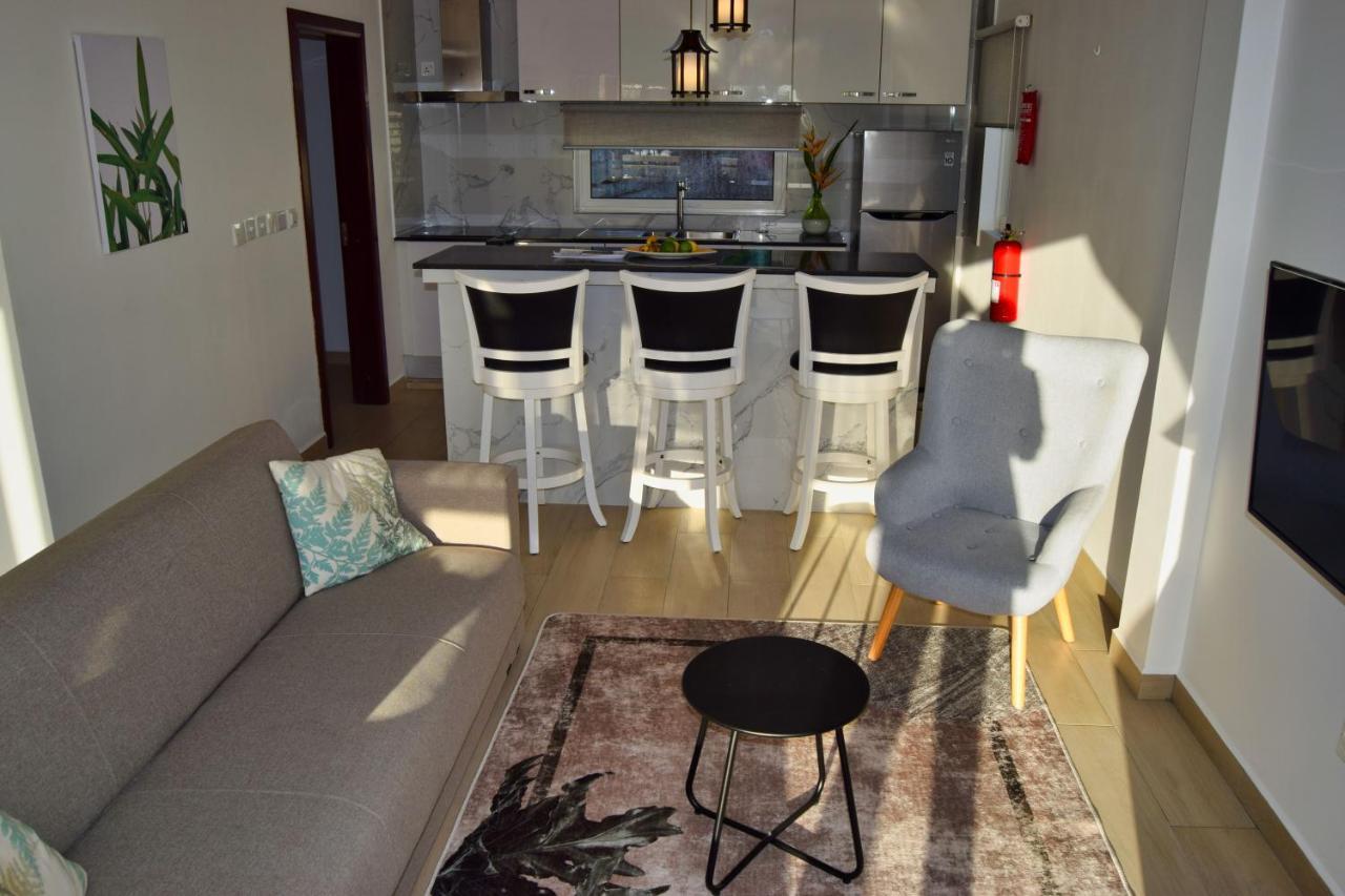 Venlia Apartment Victoria Bagian luar foto