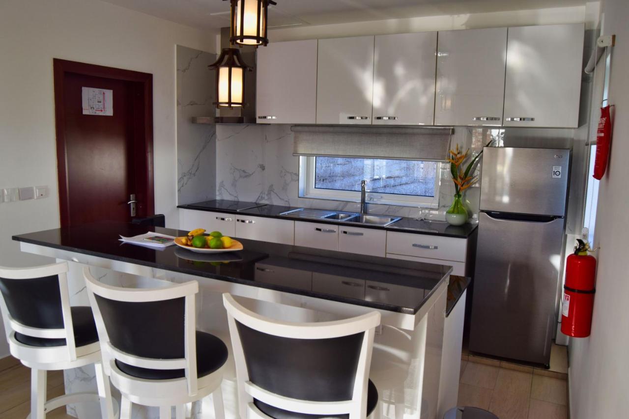Venlia Apartment Victoria Bagian luar foto