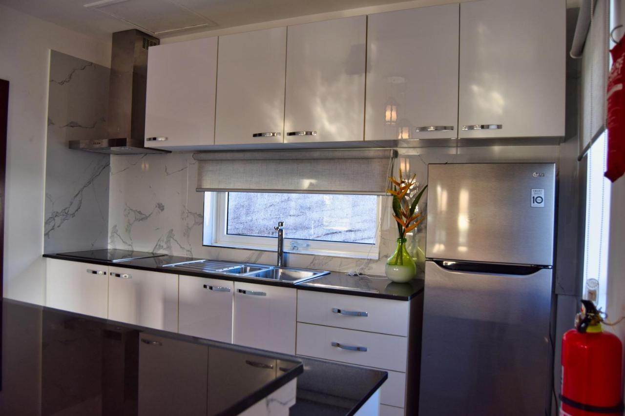 Venlia Apartment Victoria Bagian luar foto