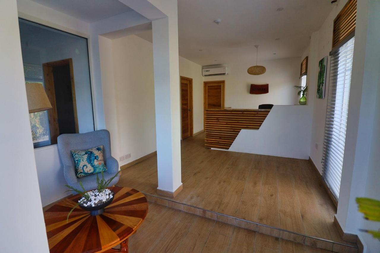 Venlia Apartment Victoria Bagian luar foto