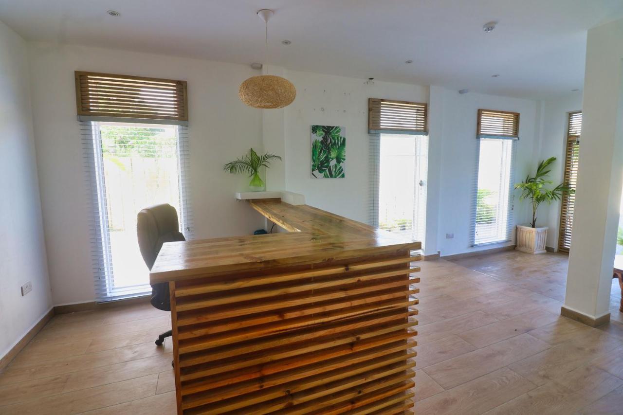 Venlia Apartment Victoria Bagian luar foto