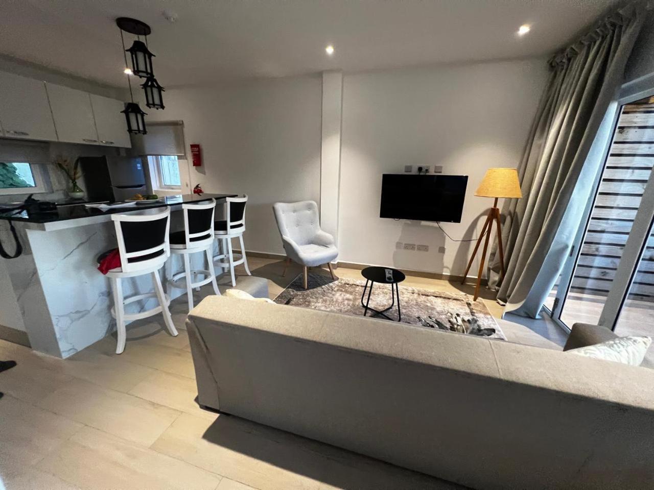 Venlia Apartment Victoria Bagian luar foto